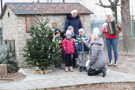 Nova panelna ograja za večjo varnost in lepši videz igrišča vrtca Pestrna (9)